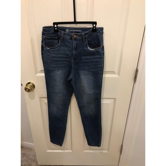 Jeans - Picture 2 of 8